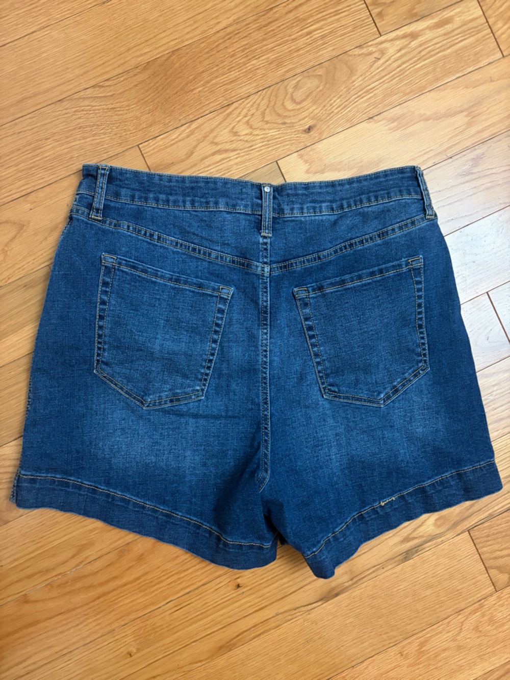 Rebecca Minkoff Mid-Rise Blue Denim Shorts - Picture 10 of 11
